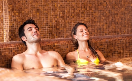 15272042 - young couple relaxing in a spa